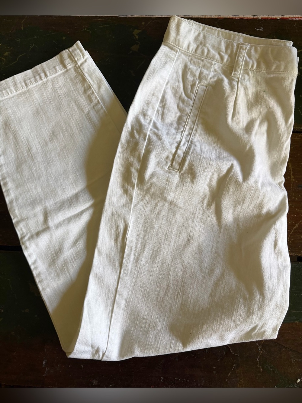 Christopher & Banks size 6 Short white khakis